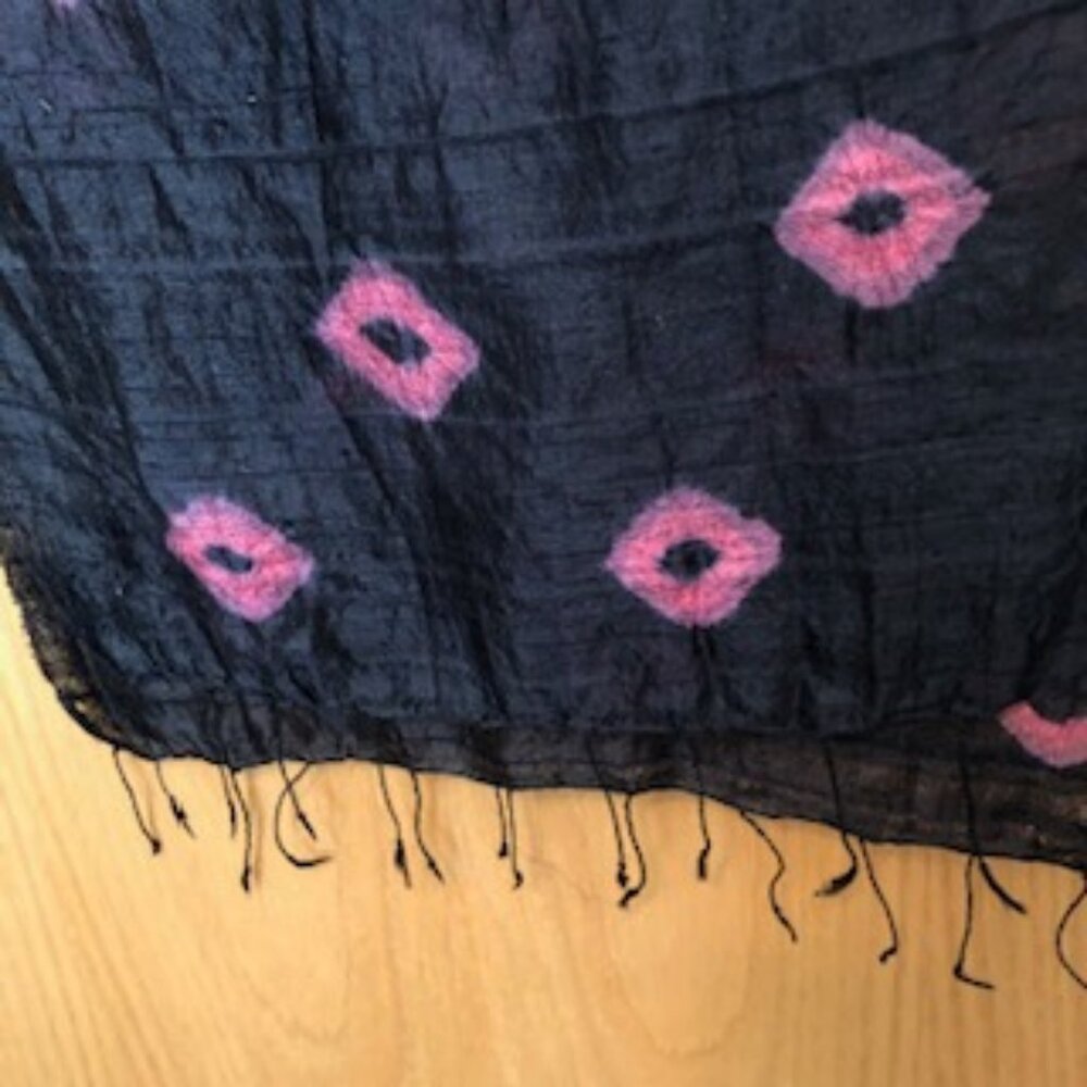 3/$15 Vintage 1990s Unisex Black Scarf Fuchsia Diamonds Fringe Edge Y2K Boho